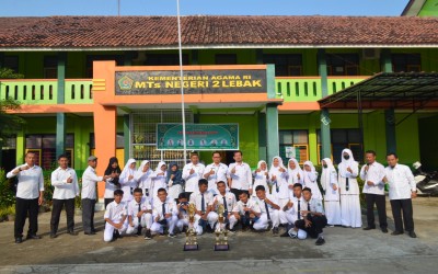 UPACARA PENGIBARAN BENDERA, PENYERAHAN PENGHARGAAN JUARA UMUM PRAMUKA LT II KWARRAN BAYAH, ISTIGHOSAH DAN DOA BERSAMA